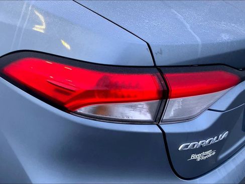 Used 2025 Toyota Corolla LE w/ Convenience Package image 27