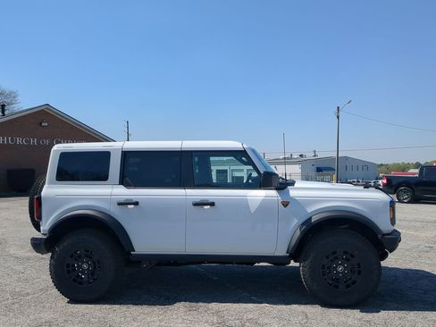 New 2026 Ford Bronco Badlands image 2