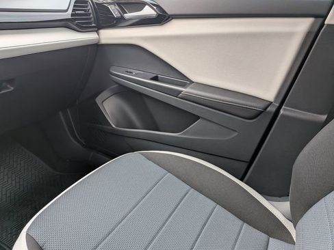 New 2026 Volkswagen Taos S FWD image 18