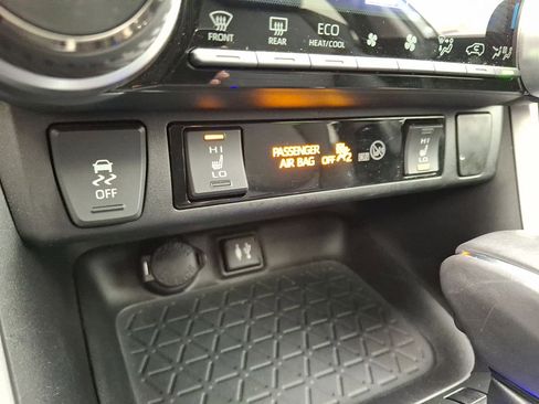 Certified 2019 Toyota RAV4 XLE Premium image 19