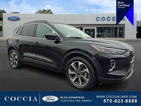 Certified 2023 Ford Escape Platinum w/ Class II Trailer Tow Package image 3