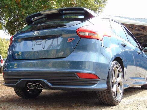 Used 2018 Ford Focus ST image 12