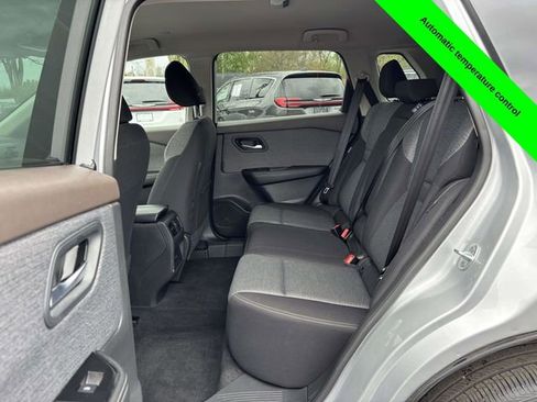 Used 2023 Nissan Rogue SV AWD/4WD image 23