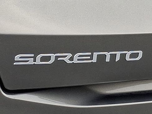 Certified 2025 Kia Sorento EX image 33