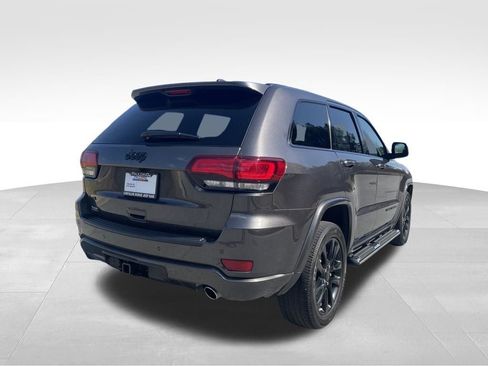 Used 2021 Jeep Grand Cherokee Laredo X image 5