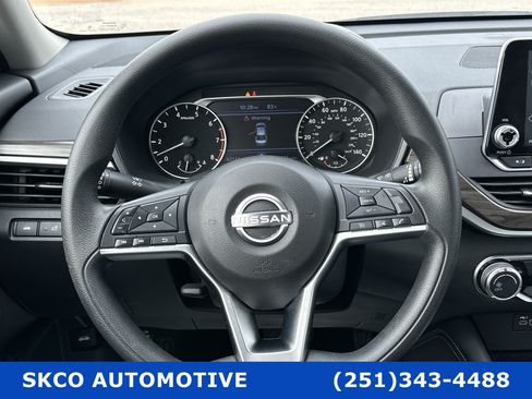 Used 2023 Nissan Altima 2.5 SV FWD image 18