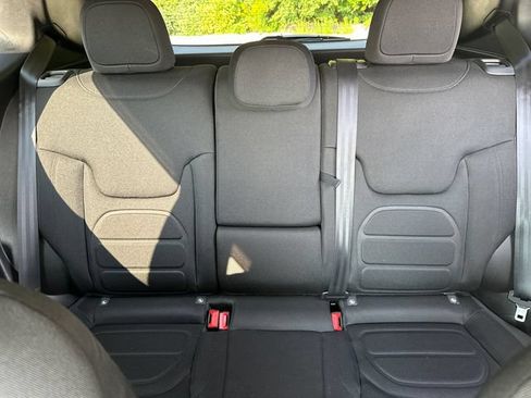 Used 2020 Jeep Renegade Latitude w/ Cold Weather Group AWD/4WD image 35