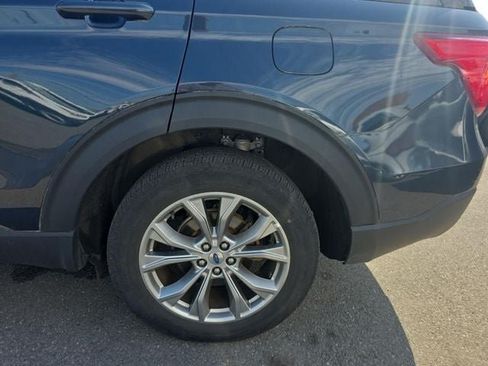 Used 2022 Ford Explorer XLT w/ Equipment Group 202A AWD/4WD image 7