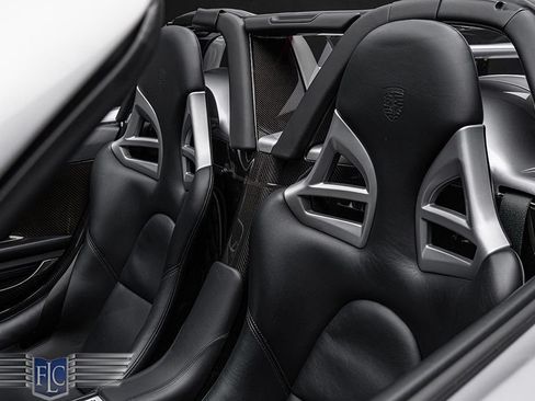 Used 2005 Porsche Carrera GT RWD image 15