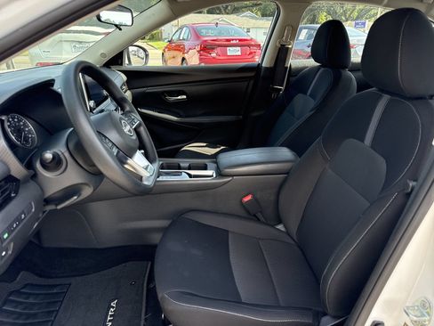 Used 2025 Nissan Sentra SV FWD image 9