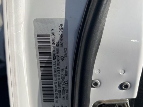 Used 2015 RAM 1500 Express image 9