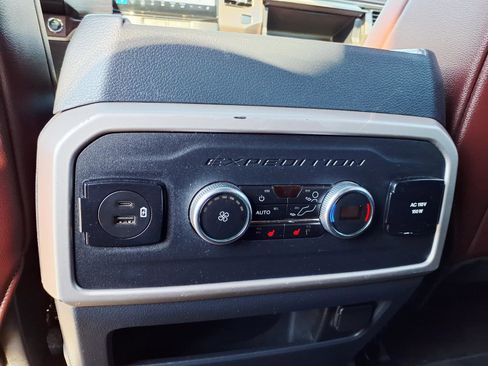 Certified 2023 Ford Expedition Limited image 20