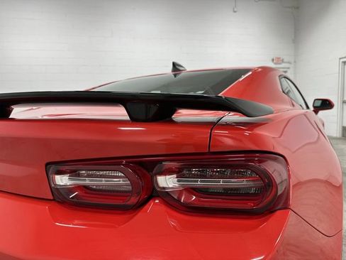 Used 2022 Chevrolet Camaro LT RWD image 21
