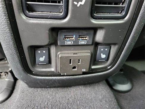 Used 2024 Dodge Durango GT image 17