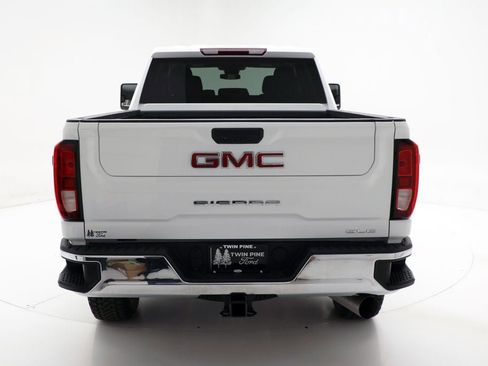 Used 2024 GMC Sierra 2500 SLE image 8