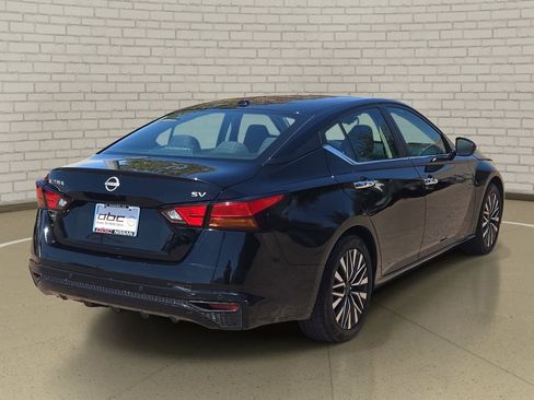 Used 2024 Nissan Altima 2.5 SV FWD image 5