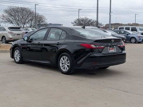 Used 2025 Toyota Camry LE image 9