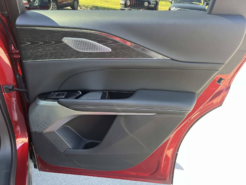 Used 2024 Cadillac Lyriq Luxury RWD image 22