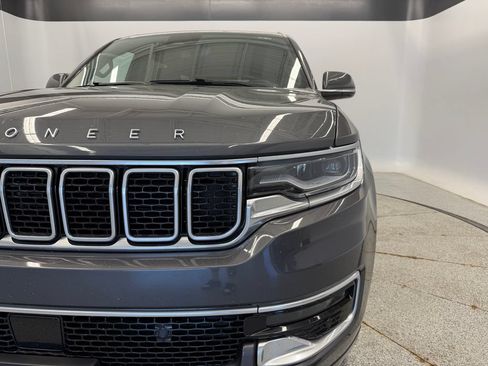 Used 2022 Jeep Wagoneer Series II AWD/4WD image 5