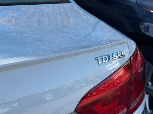 Used 2014 Volkswagen Passat TDI SEL Premium image 6