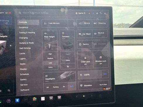 Used 2024 Tesla Cybertruck AWD Crew Cab image 35
