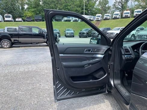 Used 2018 Ford Explorer Sport w/ Equipment Group 401A AWD/4WD image 22