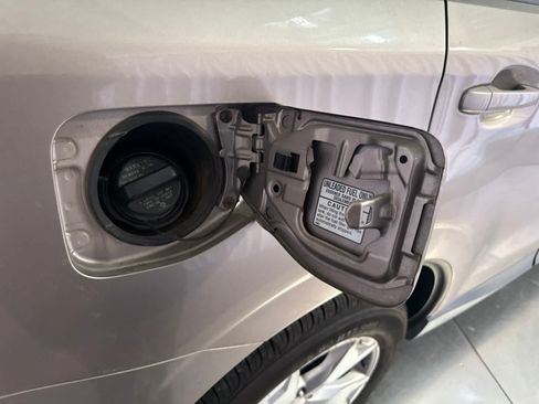 Used 2016 Subaru Forester 2.5i Premium AWD/4WD image 15