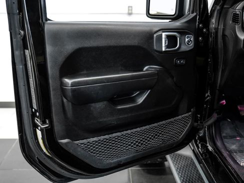 Used 2020 Jeep Wrangler Sport AWD/4WD image 37