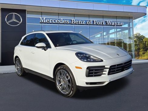 Used 2023 Porsche Cayenne image 1