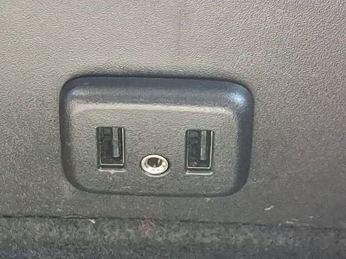 Used 2019 Chevrolet Silverado 1500 LT image 24