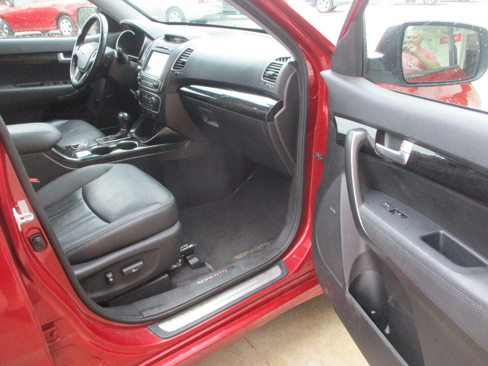 Used 2014 Kia Sorento SX w/ 3rd Row Package AWD/4WD image 21