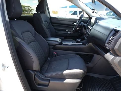 Used 2022 Nissan Pathfinder SV FWD image 17