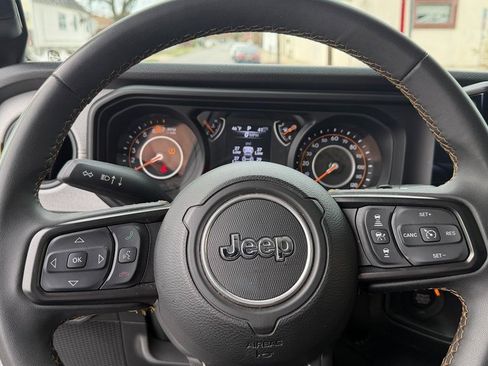 Used 2024 Jeep Wrangler Sport S image 14
