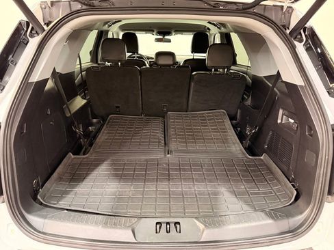 Used 2021 Ford Explorer XLT w/ Equipment Group 202A image 13