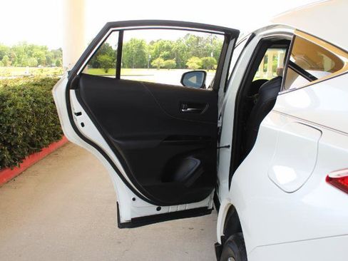 Used 2021 Toyota Venza XLE w/ Softex Package image 29