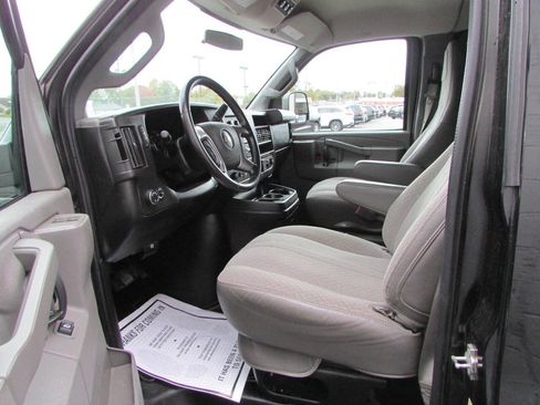 Used 2016 Chevrolet Express 3500 LT w/ LT Preferred Equipment Group image 7