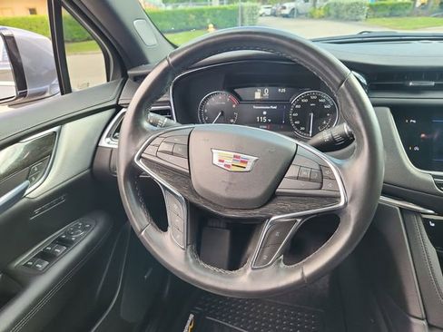 Certified 2021 Cadillac XT5 Premium Luxury FWD image 16