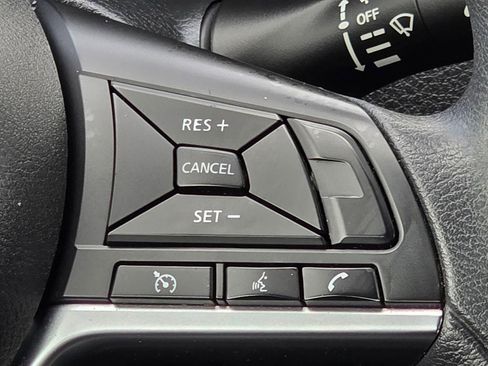 Used 2022 Nissan Rogue Sport S image 16