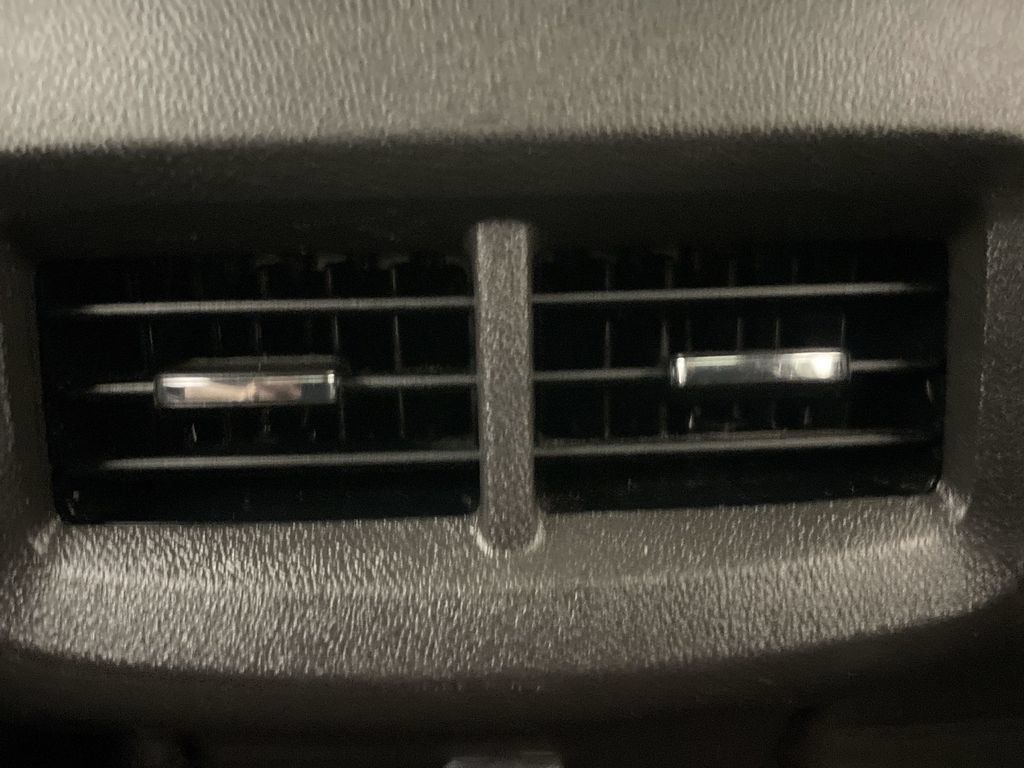 Used 2019 GMC Terrain SLT w/ Preferred Package FWD image 16