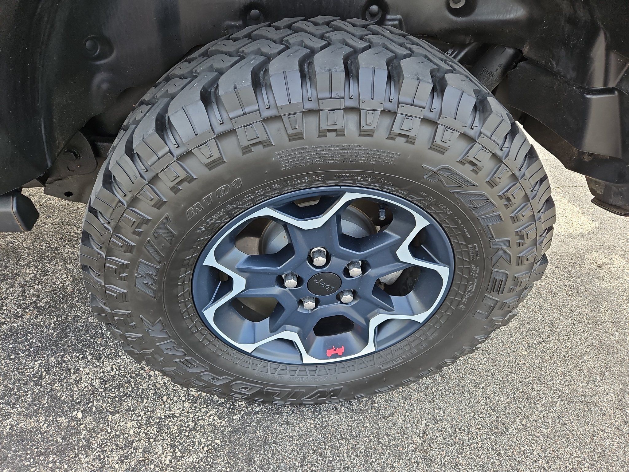 Used 2023 Jeep Wrangler Unlimited Rubicon w/ Dual Top Group AWD/4WD image 5