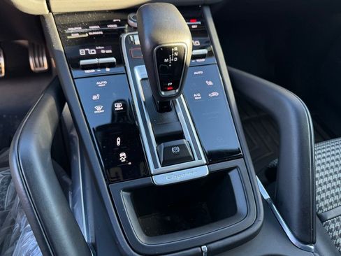 Used 2022 Porsche Cayenne Turbo image 29