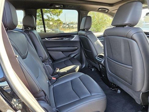 Certified 2025 Cadillac XT6 Premium Luxury image 21