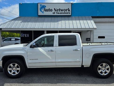 Used 2017 GMC Sierra 1500 SLT AWD/4WD image 1
