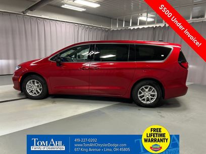 New 2026 Chrysler Pacifica Select