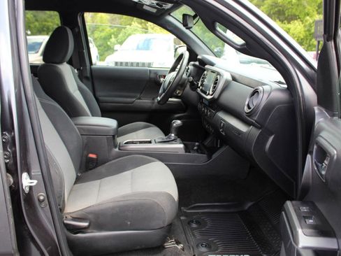 Used 2023 Toyota Tacoma TRD Off-Road AWD/4WD image 11