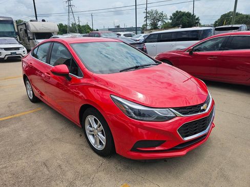 Used 2018 Chevrolet Cruze LT w/ LT Fleet Convenience Package FWD image 3