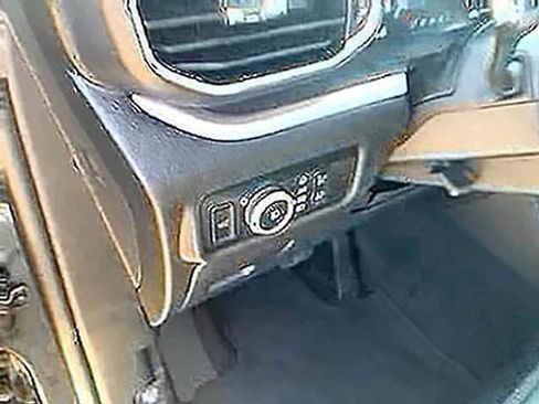 Used 2024 Ford Explorer XLT w/ Equipment Group 202A RWD image 14
