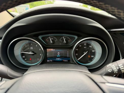 Used 2018 Buick Envision Preferred FWD image 11