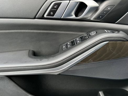 Used 2022 BMW X5 xDrive40i w/ Climate Comfort Package image 14