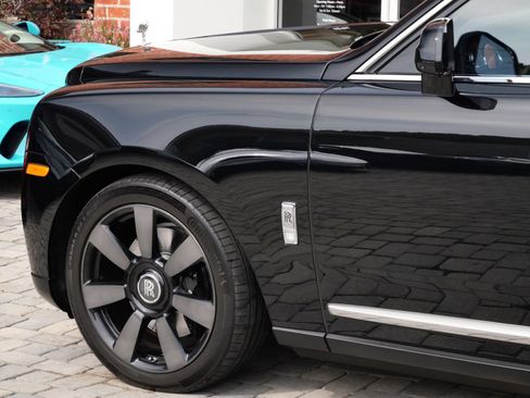 Certified 2021 Rolls-Royce Cullinan AWD/4WD image 22